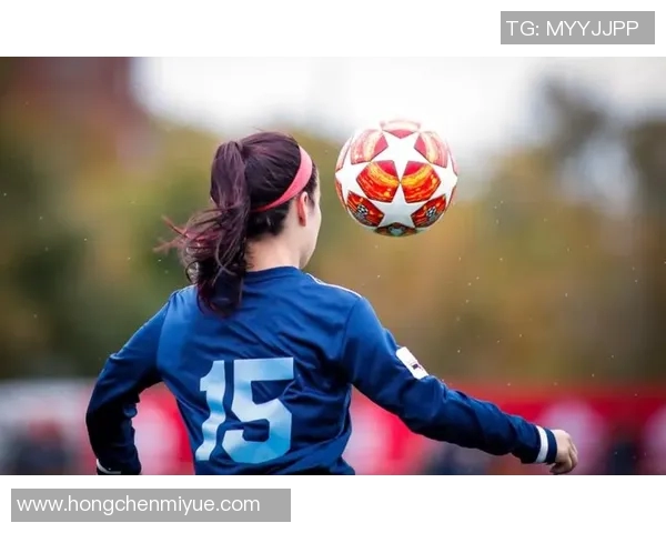 女人与足球明星的奇妙邂逅视频揭示了爱情与梦想的交织瞬间